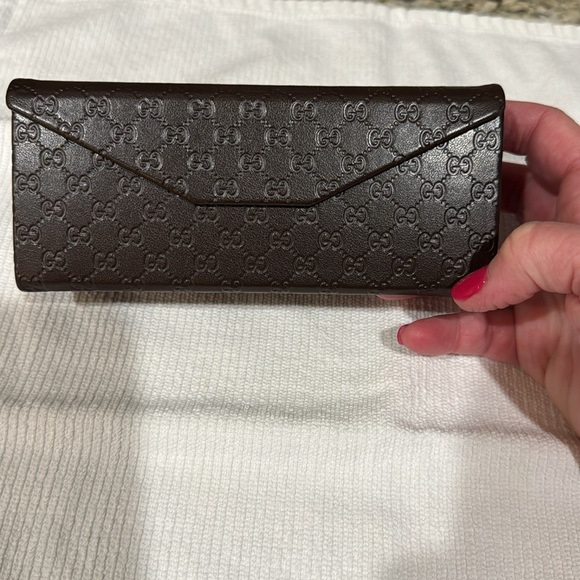 Gucci eyeglasses with Gucci eyeglasses case. Excellent condition. Black and gold - Picture 12 of 12